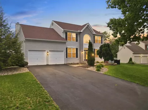 410 Ramblewood Dr, Forks Twp, PA 18040