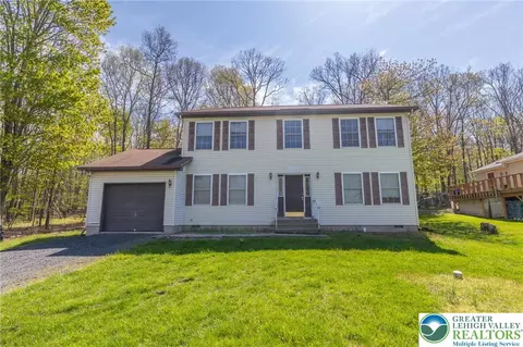 272 Schoolhouse Rd, East Stroudsburg, PA 18302