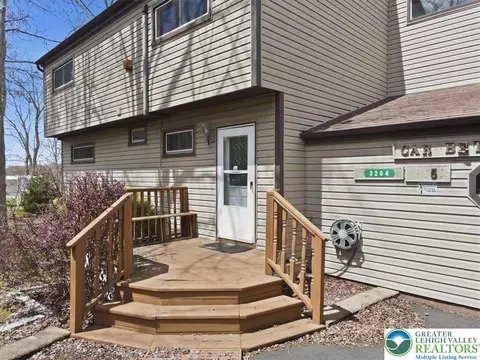 3204 Carobeth Dr, Coolbaugh Twp, PA 18466