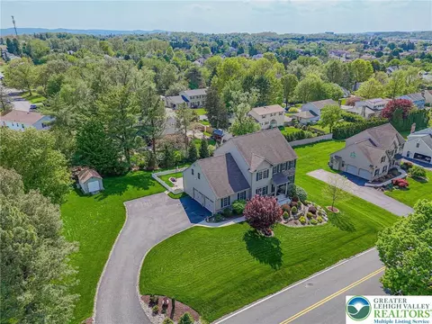 1050 Kressler Rd, Allentown, PA 18103
