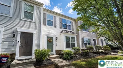 8460 Cromwell Ct, Breinigsville, PA 18031