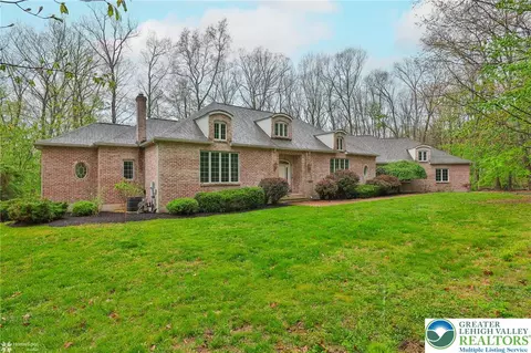 1946 Kyle Dr, Stroudsburg, PA 18360