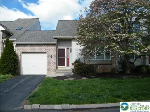 322 Surrey Place #322, Macungie Boro, PA 18062