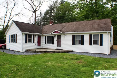 1943 Shady Ln, Mount Bethel, PA 18343