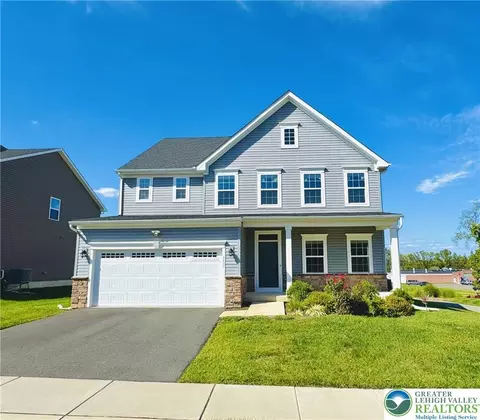 6405 Robin Rd, Macungie, PA 18062