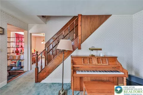 Entry Way - 111 E Goepp St, Bethlehem, PA 18018 photo 3 of 11