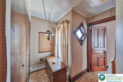 Entry Way - 111 E Goepp St, Bethlehem, PA 18018 photo 8 of 11