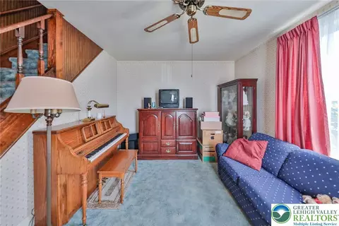 Living - 111 E Goepp St, Bethlehem, PA 18018 photo 2 of 5