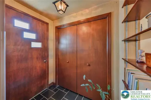 Entry Way - 111 E Goepp St, Bethlehem, PA 18018 photo 1 of 11
