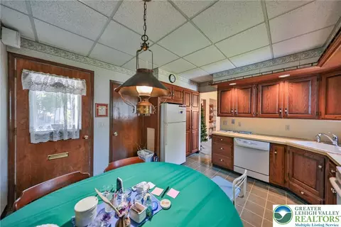 Kitchen - 111 E Goepp St, Bethlehem, PA 18018 photo 4 of 5