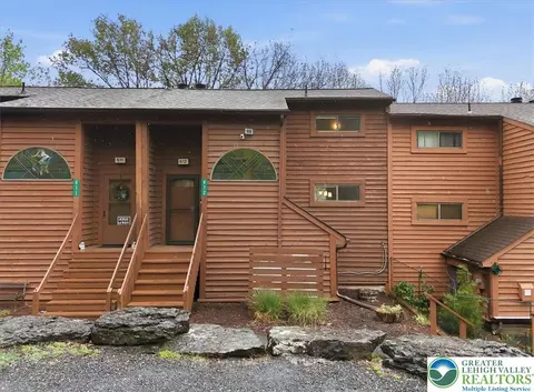 612 Mountain View Way, Saw Creek, PA 18324