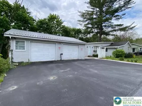 2236 Hillside Rd, Slatington, PA 18080