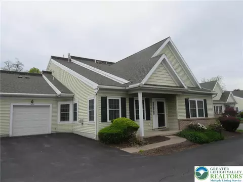 2430 Steeplechase Dr, Macungie, PA 18062