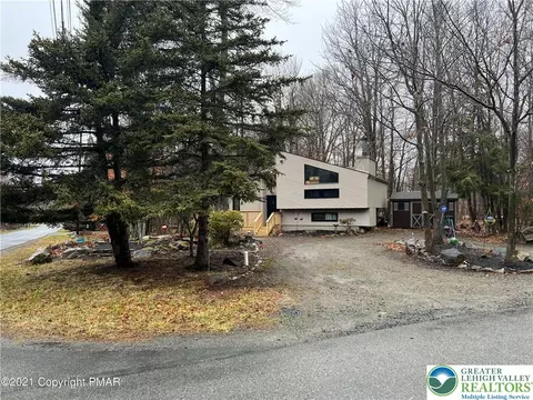 3322 Woodland Dr, Coolbaugh Twp, PA 18466