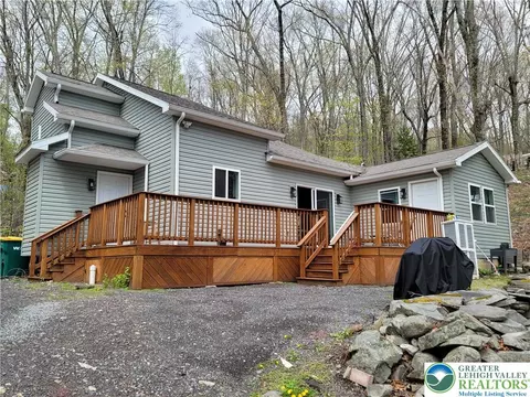 3422 Pocono Dr, East Stroudsburg, PA 18302