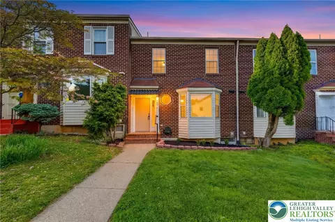 1407 Presidential Dr, Fullerton, PA 18052