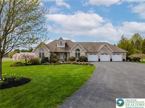1089 Deemer Rd, Bath, PA 18014