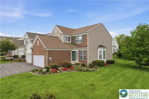 5207 Blue Sky Dr, Orefield, PA 18069