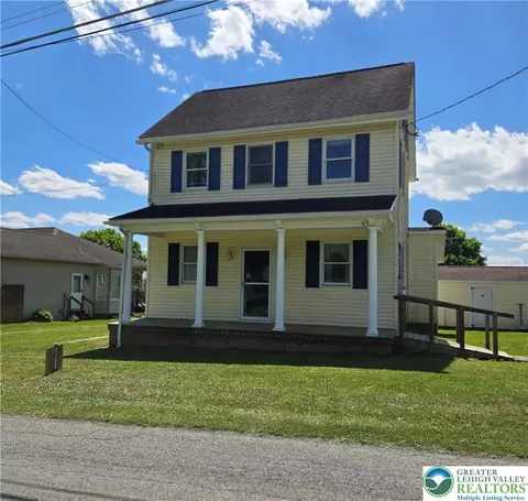 8662 Ashfield Rd, Slatington, PA 18080