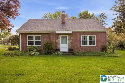 3232 Edinburgh Rd, Allentown, PA 18104