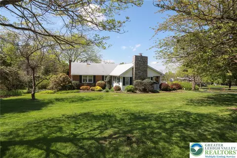 5301 S Mountain Dr, Emmaus, PA 18049