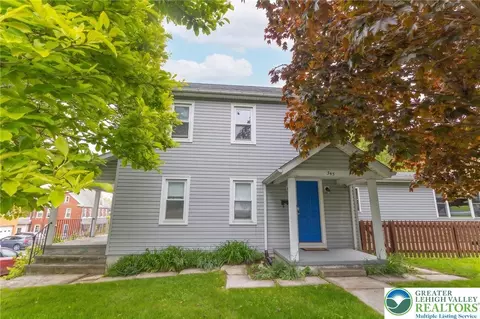 345 S New St, Nazareth, PA 18064