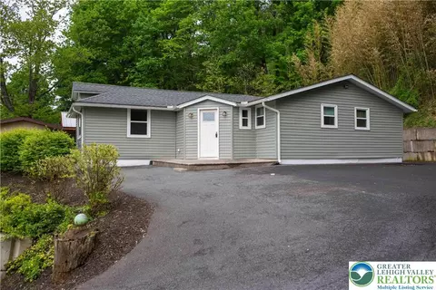 3803 Mangrove Dr, Northampton, PA 18067