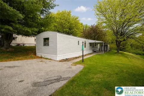 6307 Nisbet Ct #1, Slatington, PA 18080