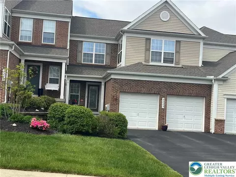5223 Blue Sky Dr, Orefield, PA 18069