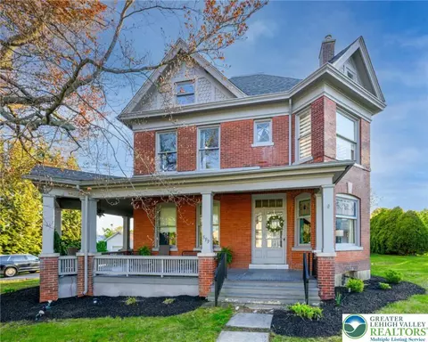 599 Monocacy Dr, Bath, PA 18014