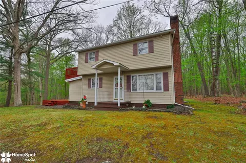6438 Lakeshore Dr, East Stroudsburg, PA 18302