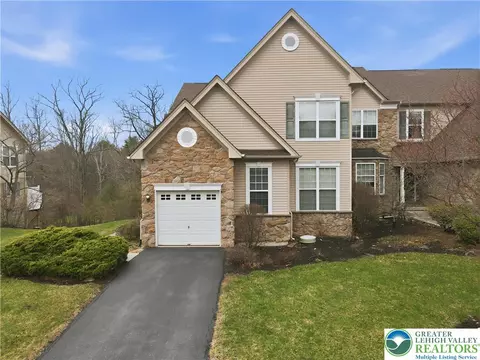 1751 Big Ridge Dr, East Stroudsburg, PA 18302