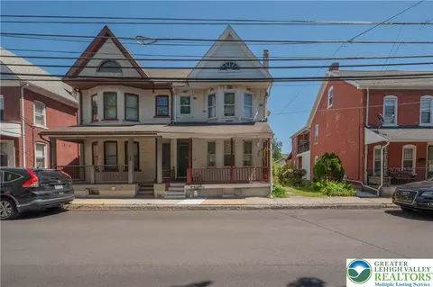 37 N 4th St, Emmaus, PA 18049