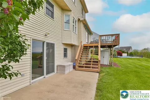 216 Memorial Dr, Bath, PA 18014 photo 34