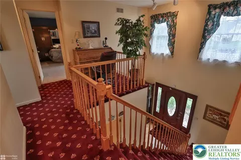 216 Memorial Dr, Bath, PA 18014 photo 17