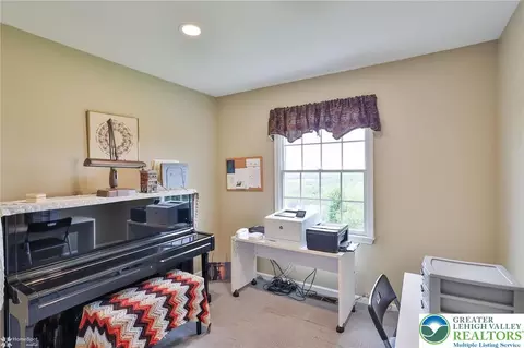 216 Memorial Dr, Bath, PA 18014 photo 23