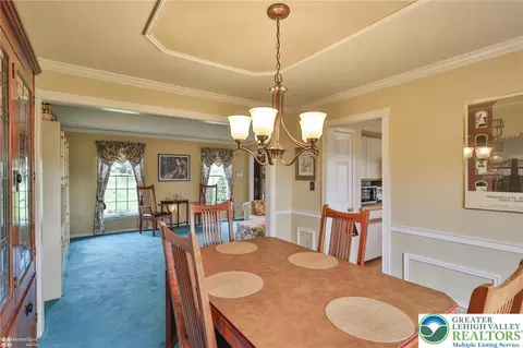 216 Memorial Dr, Bath, PA 18014 photo 9