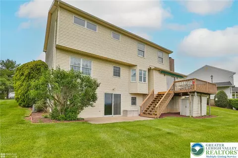 216 Memorial Dr, Bath, PA 18014 photo 33