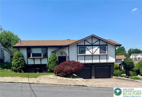 806 Locust St, Catasauqua, PA 18032