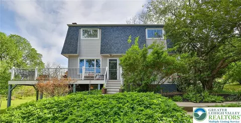 636 W Oxford St, Coopersburg, PA 18036