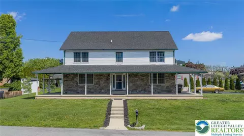 44 W 4th St, Nazareth, PA 18064