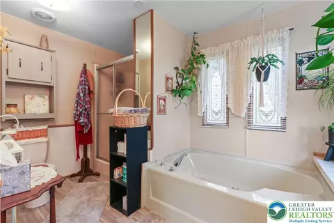 17 Valley View Dr, Bath, PA 18014 photo 18