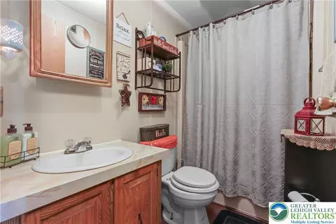 17 Valley View Dr, Bath, PA 18014 photo 20