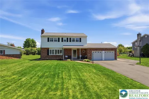 1822 Mark Twain Cir, Bethlehem, PA 18017
