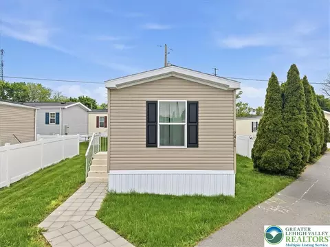 7411 Lincoln Ln, Macungie Twp, PA 18087
