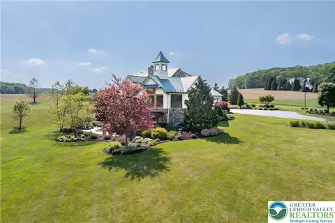 5136 Old Carriage Rd, Northampton, PA 18067