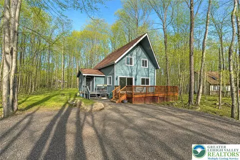 113 Gross Dr, Pocono Pines, PA 18350