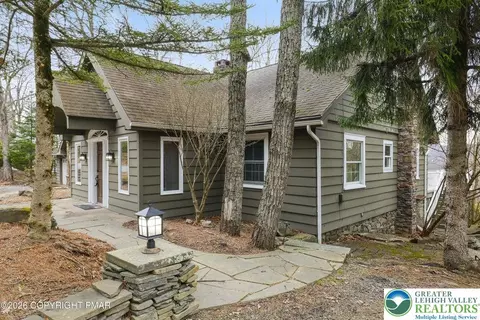 2135 Laurel Ln, Buck Hill Falls, PA 18323