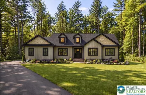 little twig road #157, Chestnuthill Twp, PA 18330
