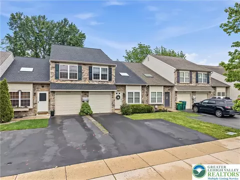 5543 Stonecroft Ln, Allentown, PA 18106
